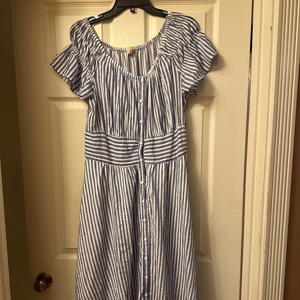 Gibson Latimer || Blue & White Stripes || Cotton || Short Flutter Sleeves